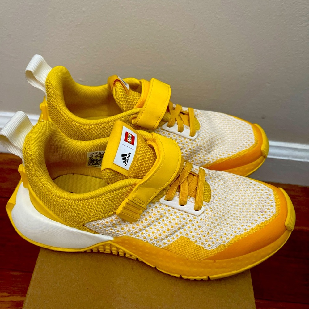 Adidas Lego girls sneaker size 2.5 only worn once